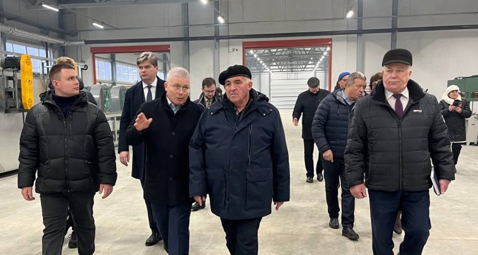 Костромская область укрепляет позиции в лесопромышленном комплексе: в Шарье запущен современный завод по выпуску березового шпона Костромская область укрепляет позиции в лесопромышленном комплексе: в Шарье запущен современный завод по выпуску березового шпона