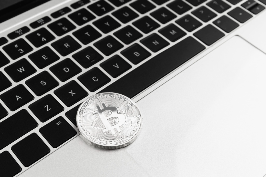 Минфин и ЦБ обсуждают создание в России криптобирж