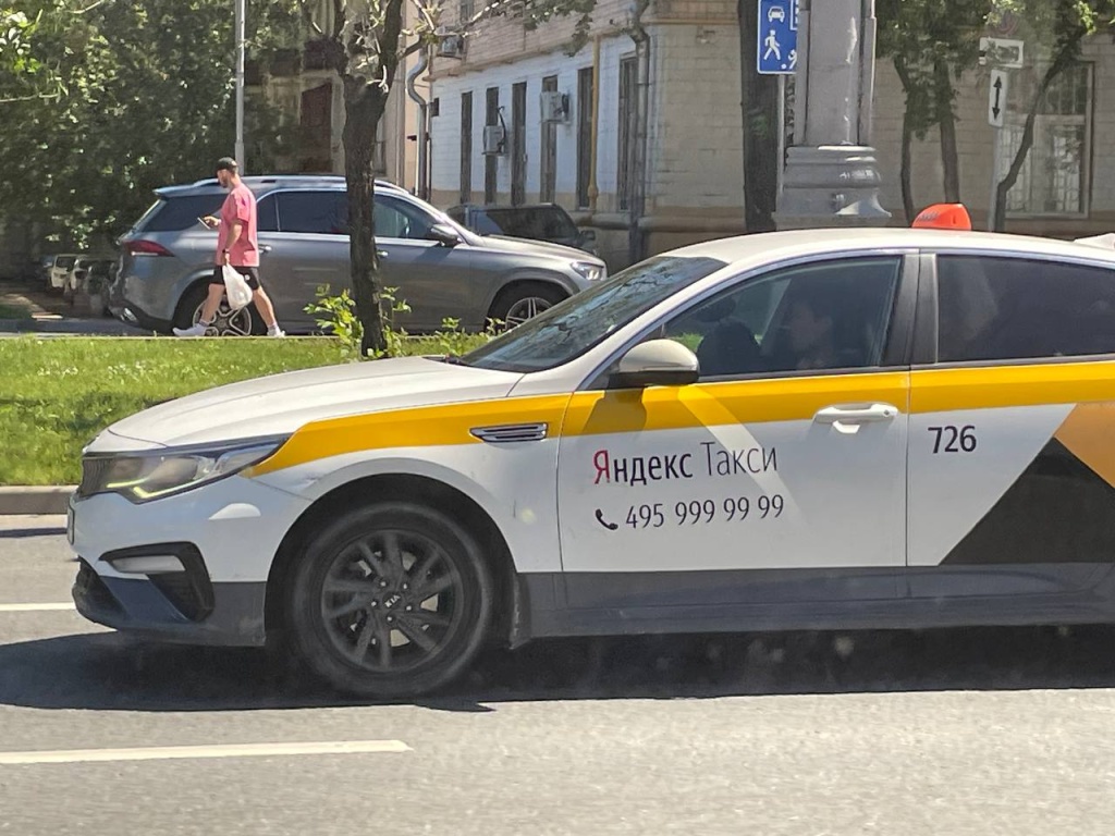 «Яндекс» готовит молодёжный сервис такси