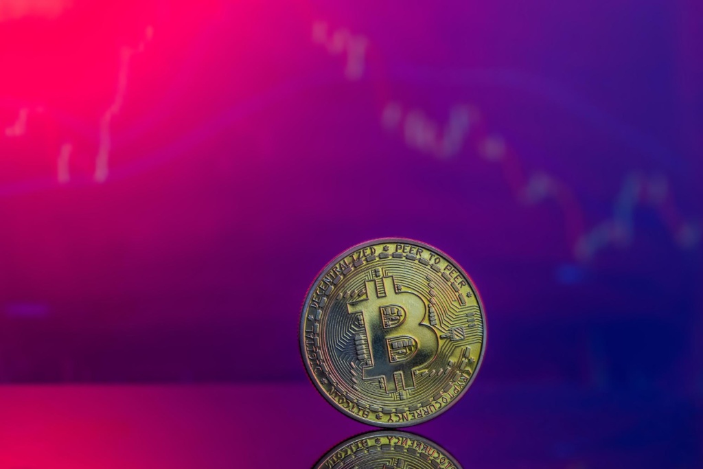 Биткоин преодолел отметку в $100 тысяч и продолжает расти
