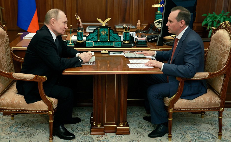 Артём Здунов рассказал Владимиру Путину о социально-экономической обстановке в Мордовии Артём Здунов рассказал Владимиру Путину о социально-экономической обстановке в Мордовии