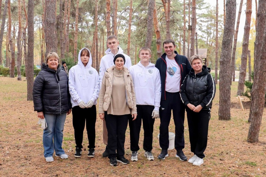 Мэр Воронежа Сергей Петрин принял участие в осеннем субботнике