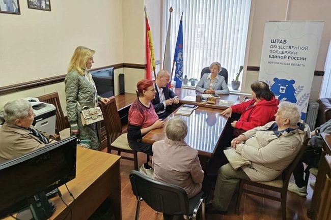 Жители микрорайона ВАИ обратились к депутату Воронежской гордумы: проблемы поликлиники, школ и дворов требуют решения