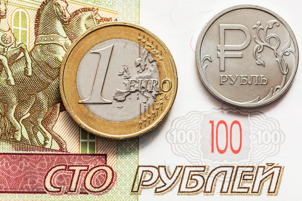 «Райффайзен банк» прекращает трансграничные переводы физлиц из РФ в валюте