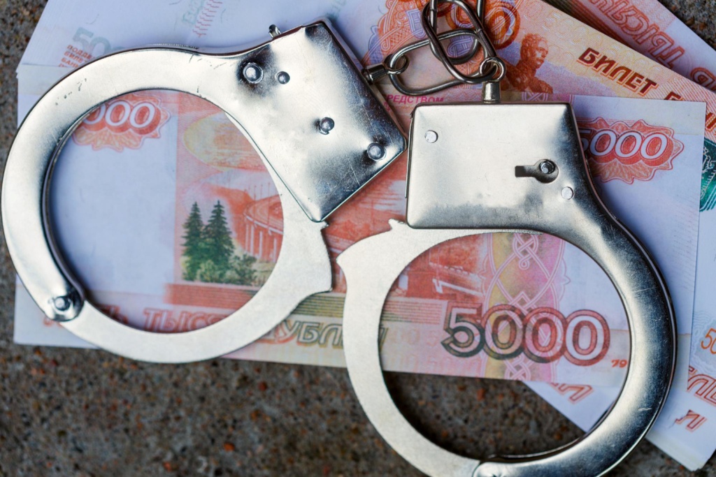 В Сочи будут судить мужчину, похитившего у граждан более 235 миллионов рублей
