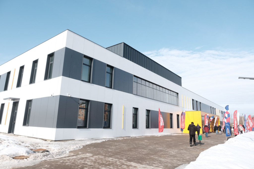 В Волоколамске открылся спорткомплекс с крытым катком «Лидер»