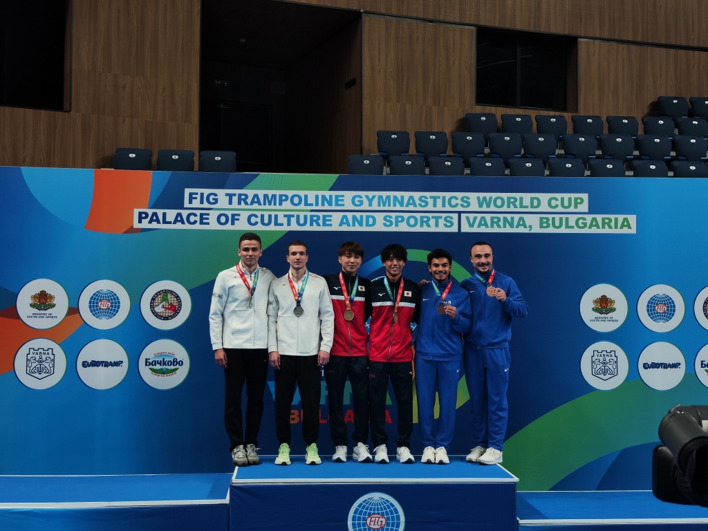 Кубок мира по прыжкам на батуте в Болгарии: у российских гимнастов медали в четырех дисциплинах