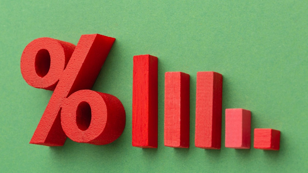 «Известия»: россияне смогут использовать налог на проценты с вкладов для получения вычетов