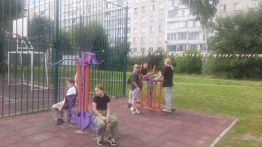 В Ленинском районе Новосибирска прошел спортивный праздник для жителей